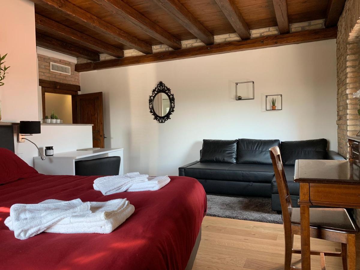 B&B La Corte Dei Vizi Clauiano Eksteriør bilde